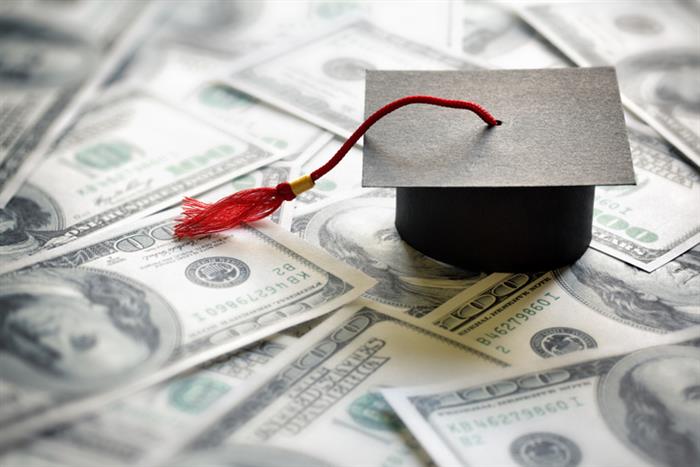 Five Reasons Why Scholarships are Better Than Student Loans