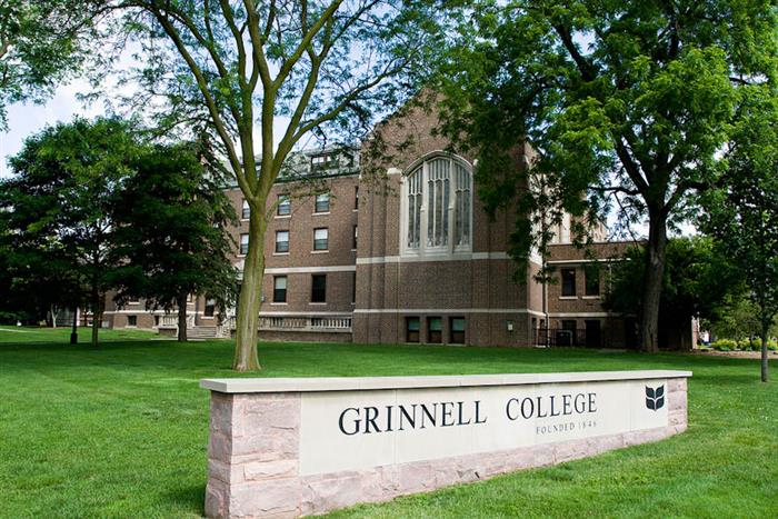 Grinnell's Gifting Policies Under Fire Over Gun Connection