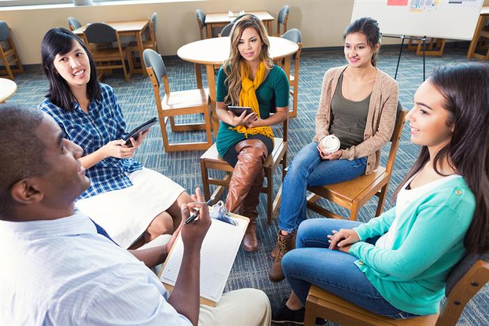 A bipartisan group of U.S House of Representatives and U.S. Senate lawmakers recently introduced a bill that would help homeless students and foster youth get the financial support they need for college. The bill would also remove other barriers to higher education, such as providing housing options, improving outreach, and streamlining the FAFSA to homeless and foster care students. 